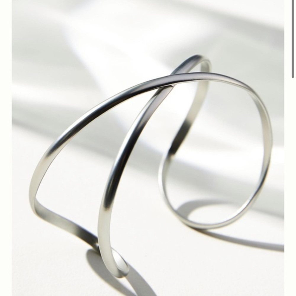 Anthropologie Twisted bracelet cuff in silver nwt